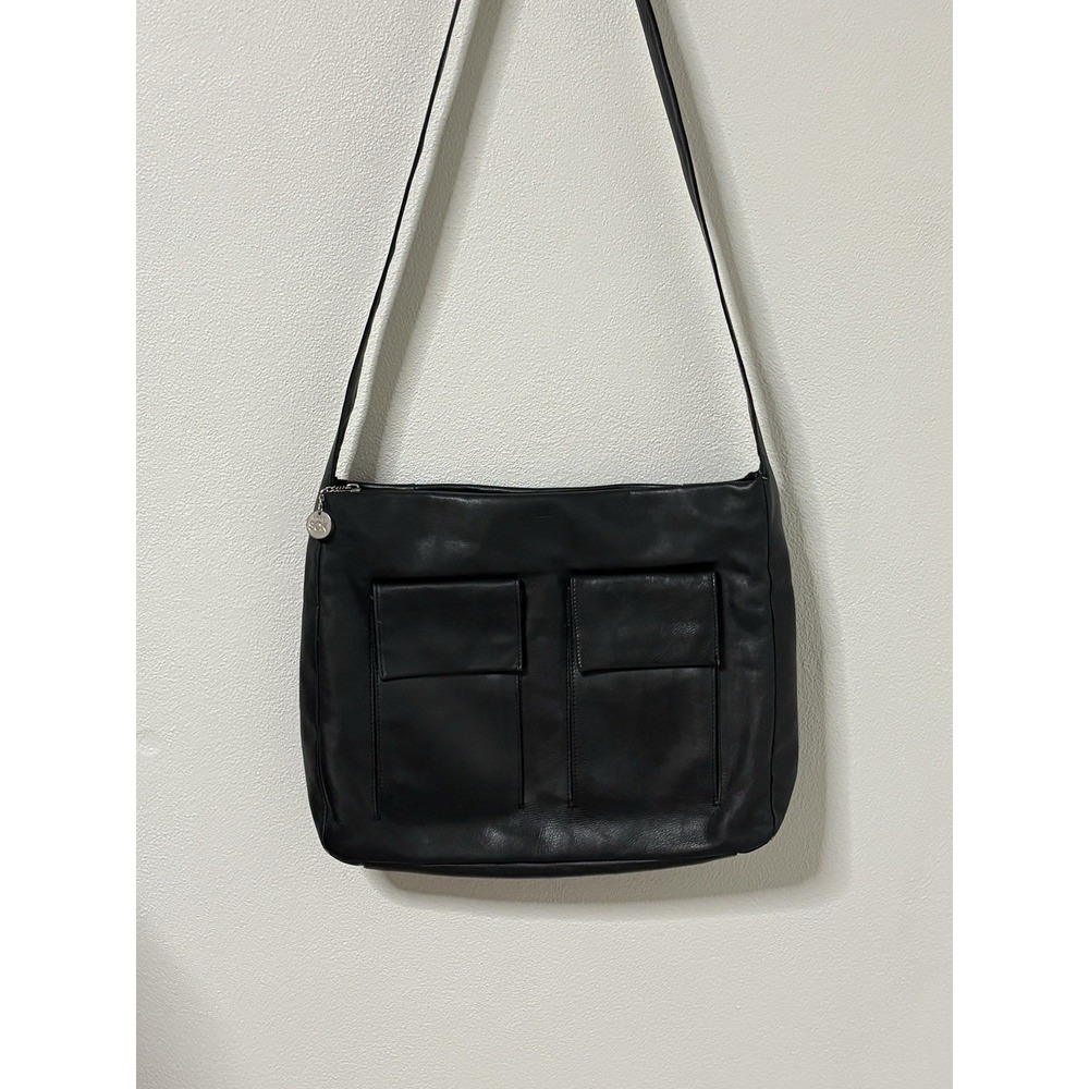 The SAK Ladies Purse Shoulder Bag Black Genuine Leather Logo Front Perfect Size